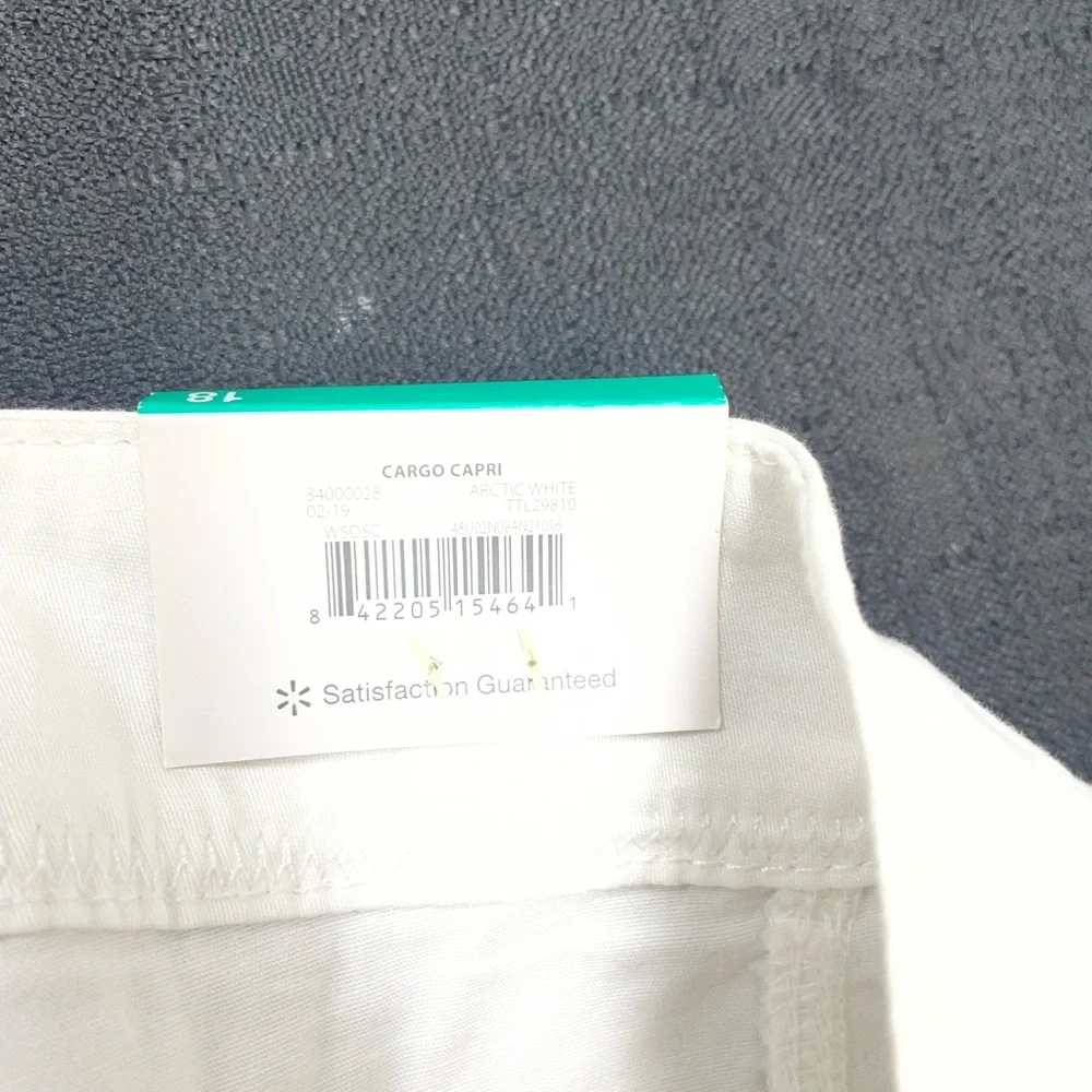 Time and Tru White Cargo Capri Pants - Picture 10 of 14